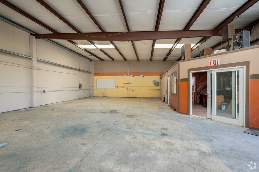 More Photos Of 4283 N Wilson Way, Stockton Warehouse For Lease