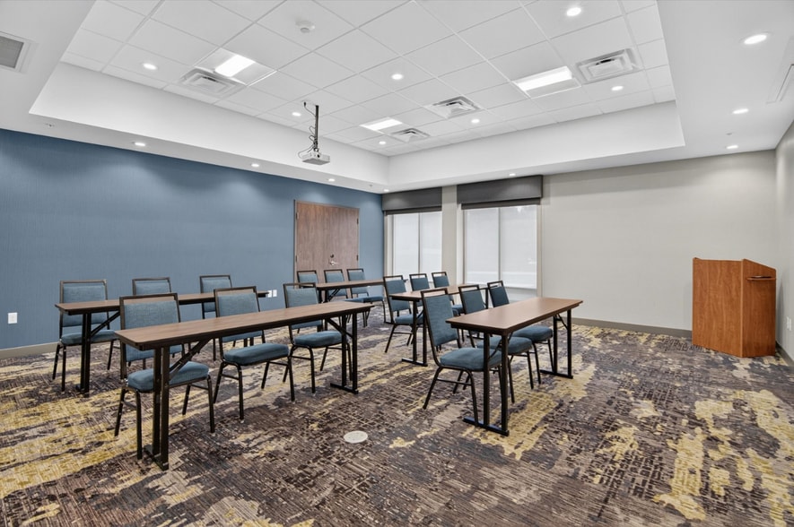 More Photos Of 1335 S Main St, Adrian Hotel For Sale