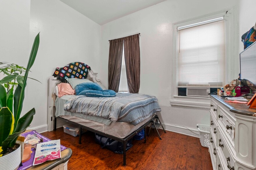 More Photos Of 1407 McCulloh St, Baltimore Apartments For Sale