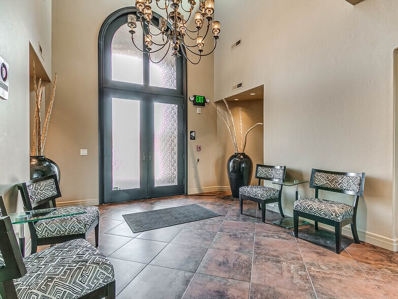 More Photos Of 2958 Nw 156th St, Edmond Office For Lease