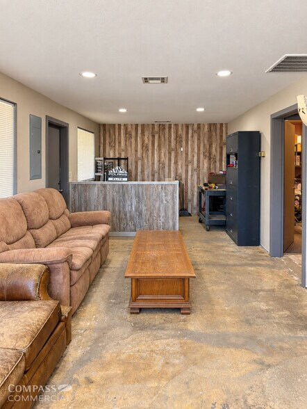 More Photos Of , La Pine Unknown For Sale