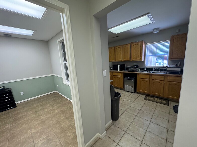 More Photos Of 5175 N Highway 763, Columbia Office For Lease