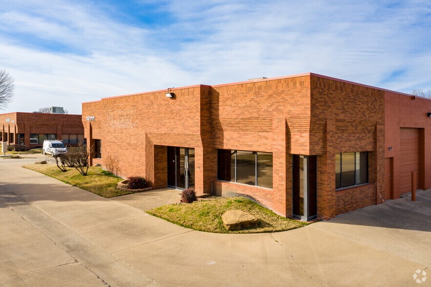 More Photos Of 12101 E 51st St, Tulsa Unknown For Lease