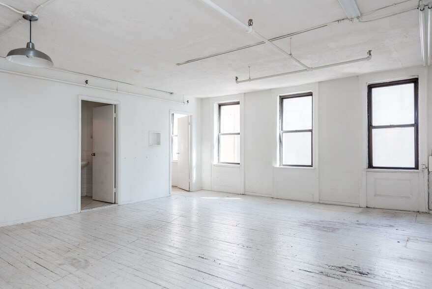 More Photos Of 154-158 Ludlow St, New York Office For Lease