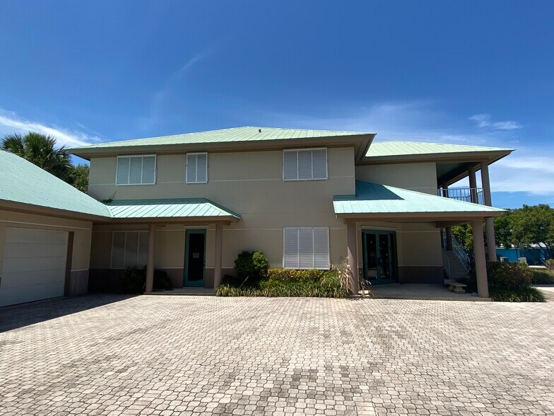 More Photos Of 416 SE Flamingo Ave, Stuart Medical For Sale