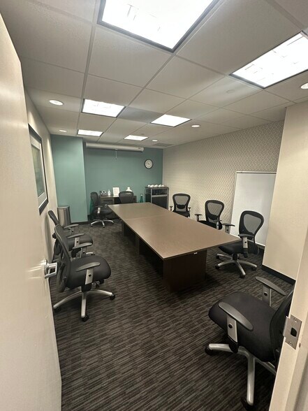 More Photos Of 20801 Biscayne Blvd, Aventura Office For Lease