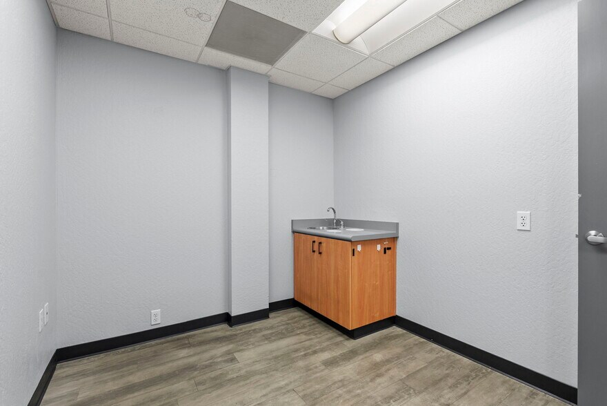 More Photos Of 2480 Mission St, San Francisco Medical For Lease