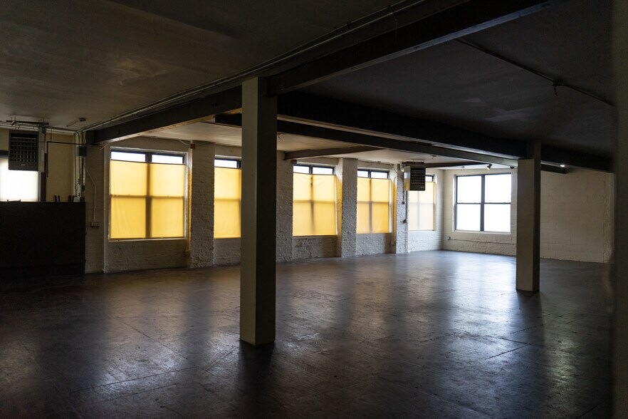 More Photos Of 161 Jamaica Ave, Brooklyn Storefront Retail Office For Lease