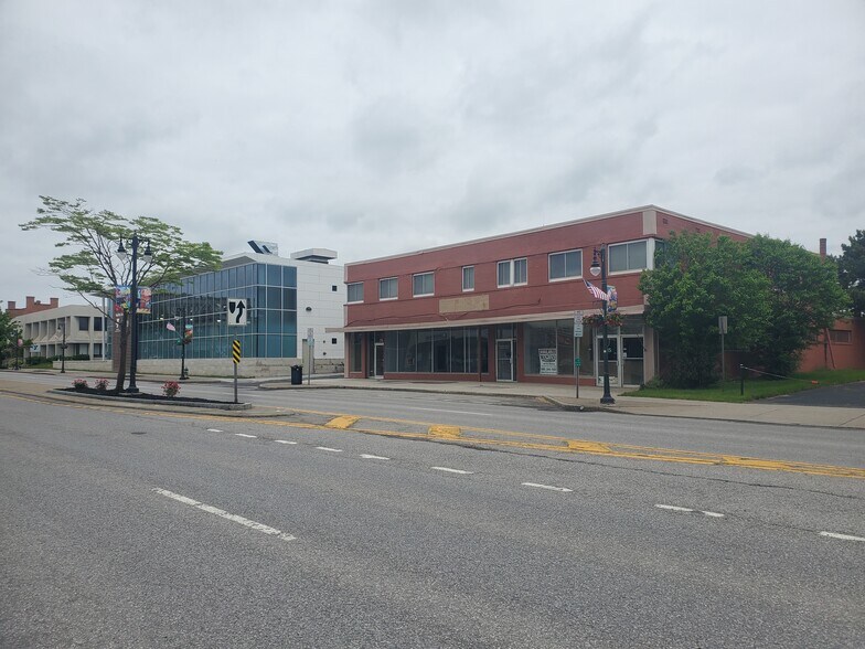 Primary Photo Of 215 E Main St, Batavia Storefront Retail Office For Lease