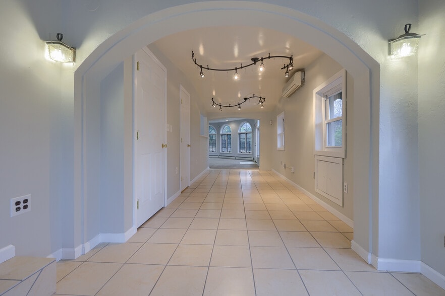 More Photos Of 1755 Lincoln Hwy E, Lancaster Loft Creative Space For Lease