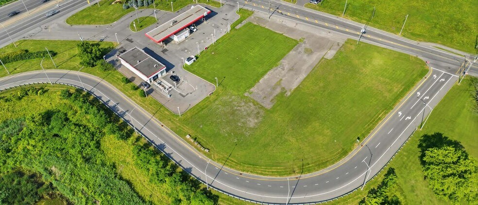 Primary Photo Of 10 Rue Principale N, Delson Land For Sale
