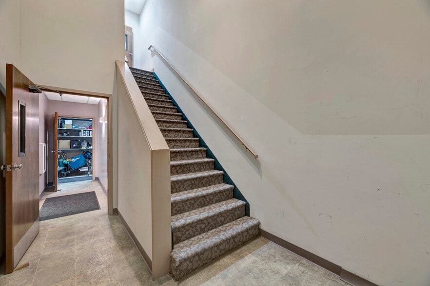 More Photos Of 101 N Gray Ave, Wilmington Medical For Sale