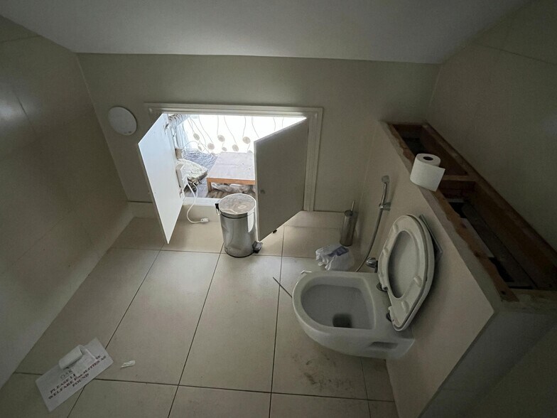 More Photos Of 33-39 Parsons Green Ln, London Warehouse For Lease