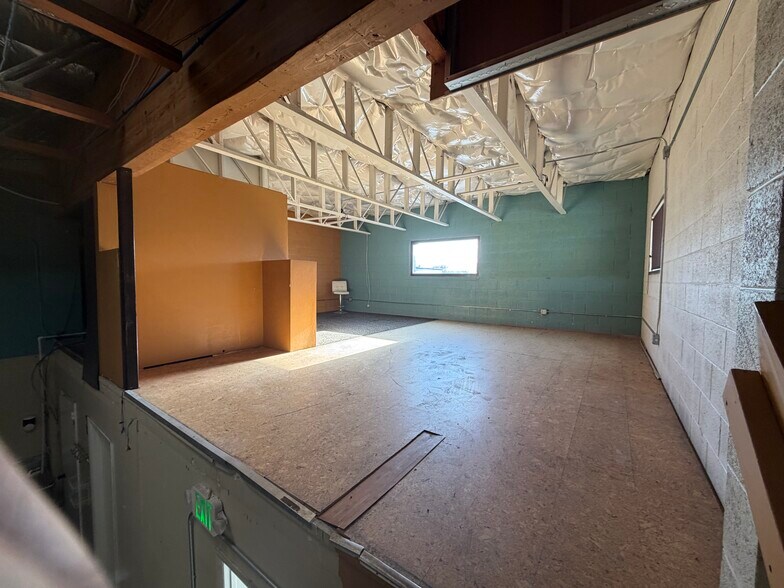 More Photos Of 1605 W 2100, Salt Lake City Light Distribution For Sale