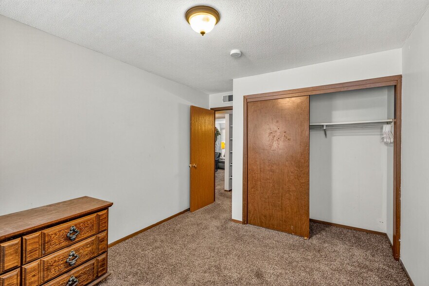More Photos Of 875-885 25th St, Lincoln Apartments For Sale