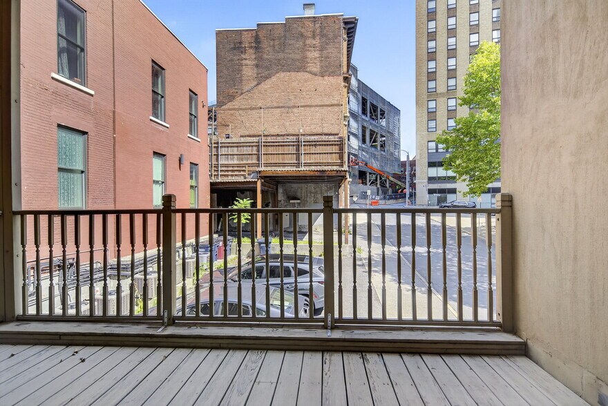More Photos Of 83 Beaver St, Albany Apartments For Sale