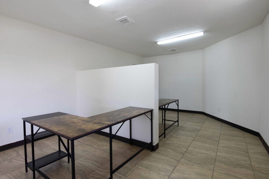 More Photos Of 825 Fairmont Pkwy, Pasadena Office For Sale