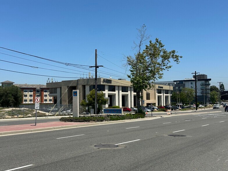 More Photos Of 1855 W Katella Ave, Orange Office Residential For Lease