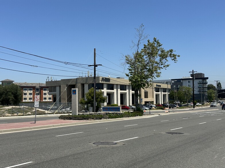 More Photos Of 1855 W Katella Ave, Orange Office Residential For Lease