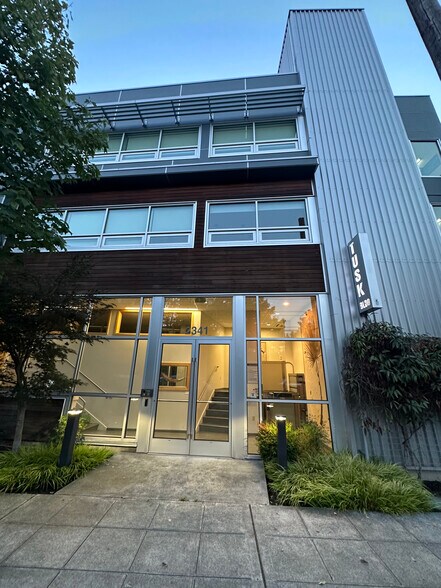 More Photos Of 2341 Eastlake Ave E, Seattle Office For Lease