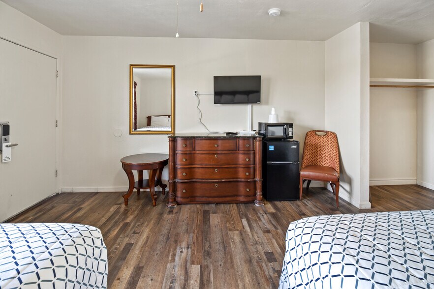 More Photos Of 333 S Main St, Red Bluff Hotel For Sale