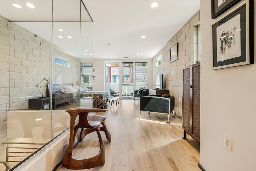 More Photos Of 3450 Cahuenga Blvd W, Los Angeles Office Residential For Lease