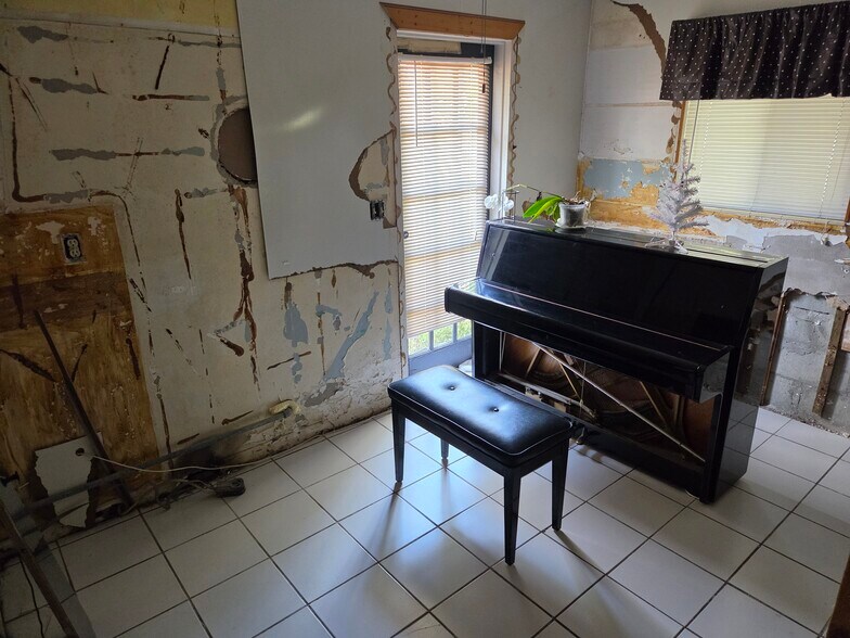 More Photos Of 580 Bay Esplanade, Clearwater Apartments For Sale