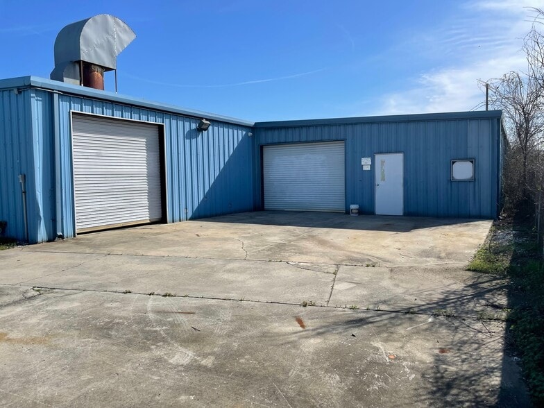 More Photos Of 951 Carl Vinson Pky, Centerville Warehouse For Sale