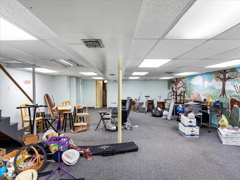 More Photos Of 2600 Duss Ave, Ambridge Unknown For Sale