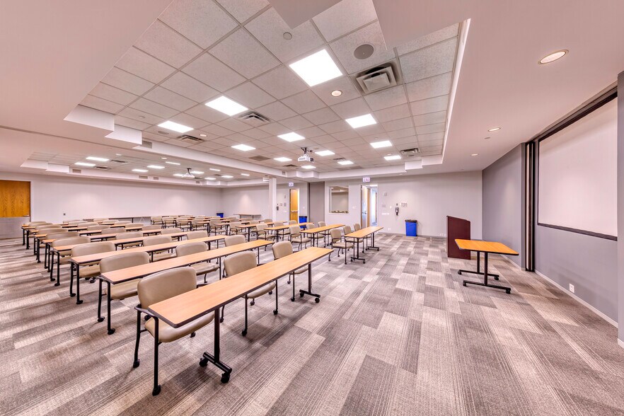 More Photos Of 3 Westbrook Corporate Ctr, Westchester Office For Lease