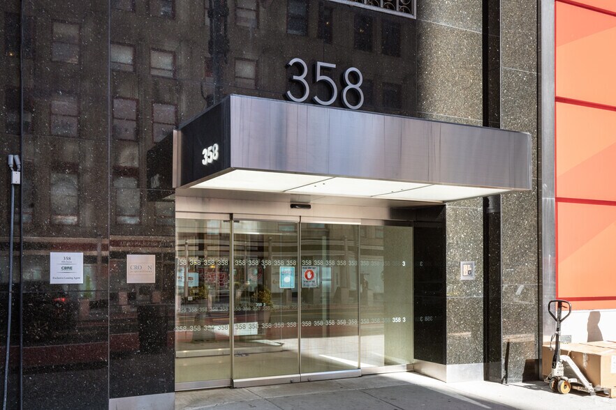 More Photos Of 358 Fifth Ave, New York Office For Lease