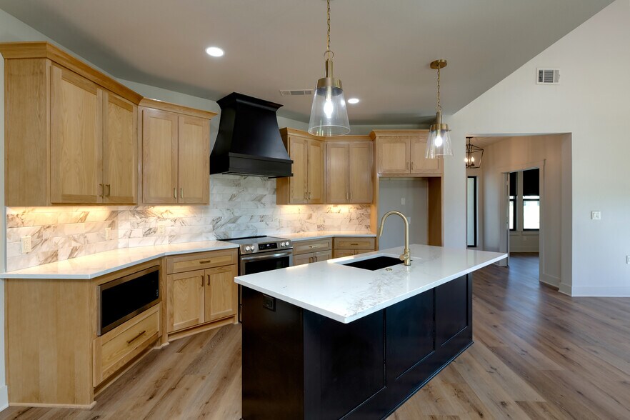 More Photos Of 2261 TX-276, Emory Specialty For Sale