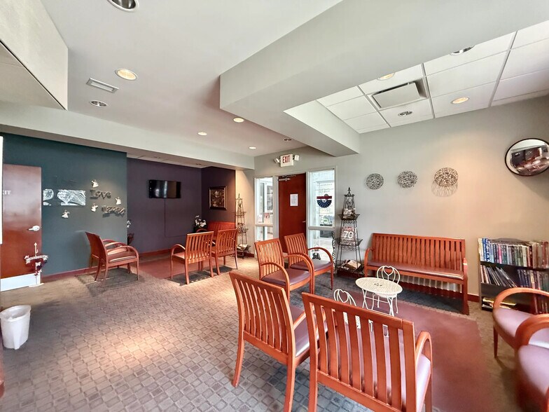 More Photos Of 10701 S 72nd St, Papillion Medical For Lease