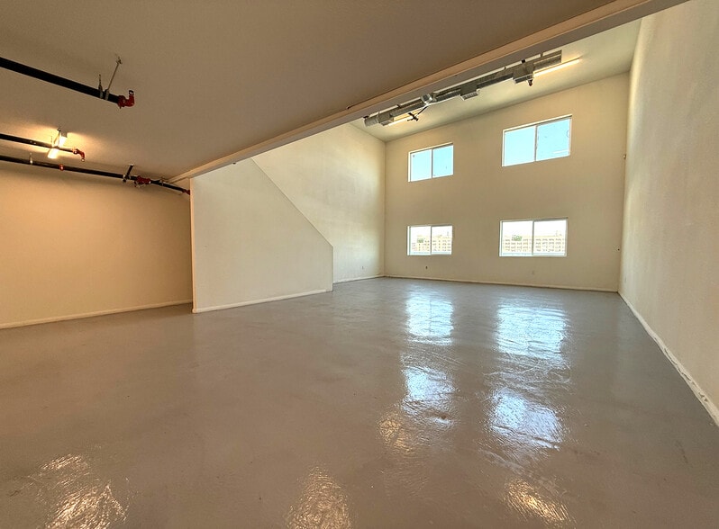 More Photos Of 746-756 Ceres Ave, Los Angeles Warehouse For Lease