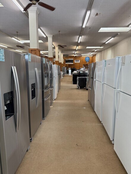 More Photos Of 122 W 7th St, Hanford Storefront Retail Office For Sale