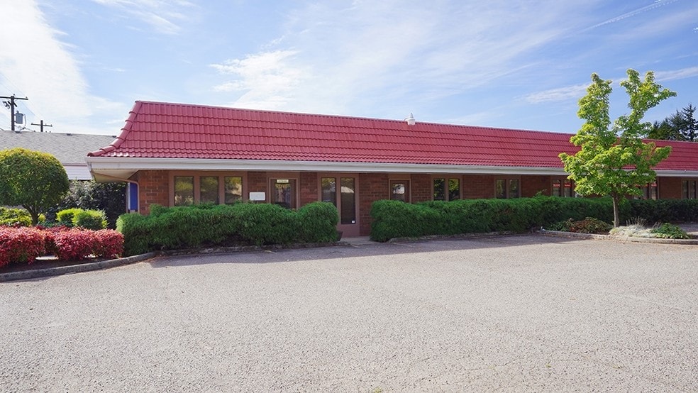 More Photos Of 1780-1790 S Main St, Lebanon Office For Sale