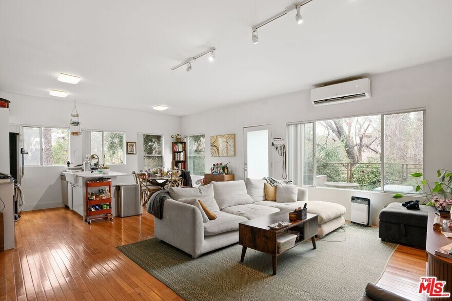 More Photos Of 3324 Hamilton Way, Los Angeles Apartments For Sale