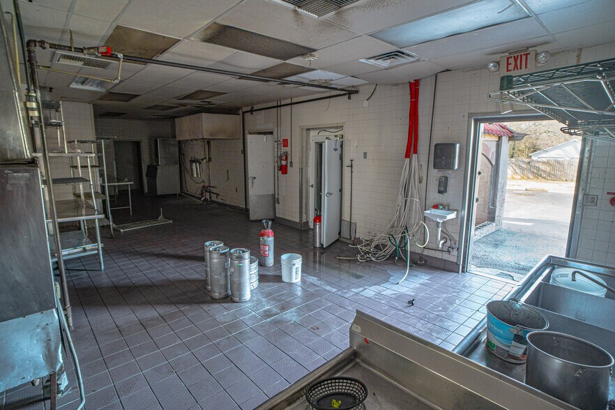 More Photos Of 853 N Glenstone Ave, Springfield Restaurant For Lease