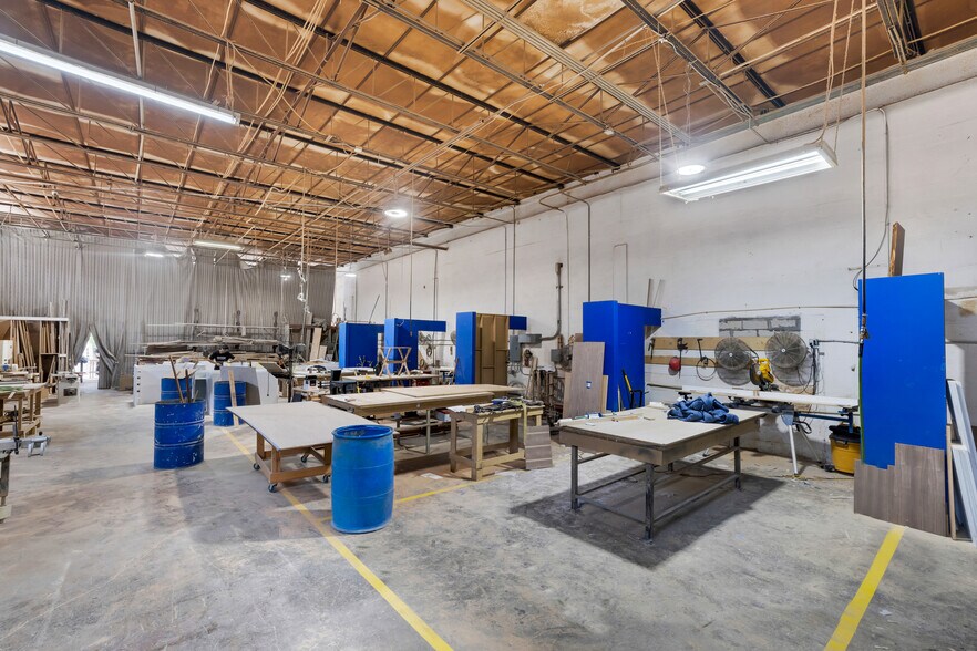 More Photos Of 7725 W 2nd Ct, Hialeah Warehouse For Sale