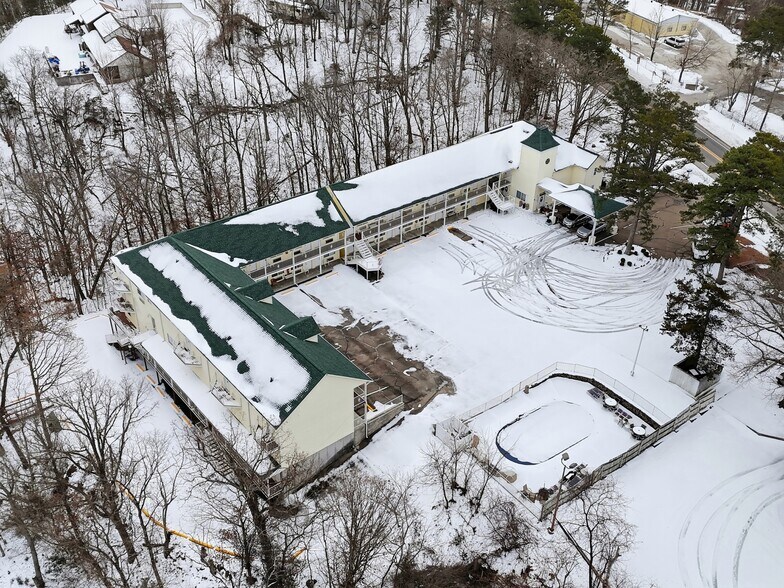 More Photos Of 3169 E Van Buren, Eureka Springs Hotel For Sale