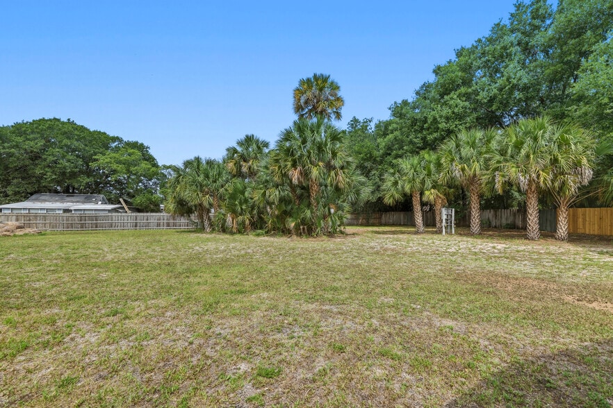 More Photos Of 3526 Ellis Ln, Mims Freestanding For Sale