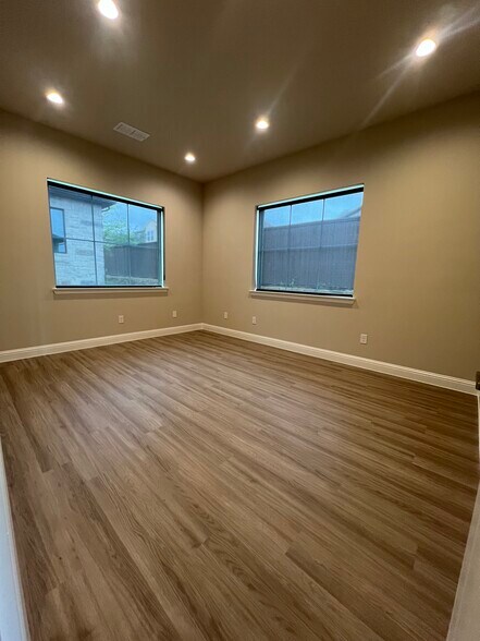 More Photos Of 3951 Alma Rd, McKinney Office For Lease