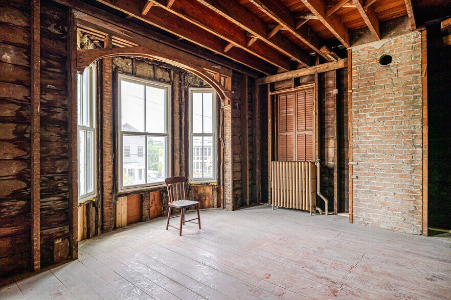 More Photos Of 744 Warren St, Hudson Storefront Retail Residential For Sale