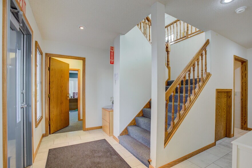 More Photos Of 2434 Commerce Blvd, Mound Office For Sale