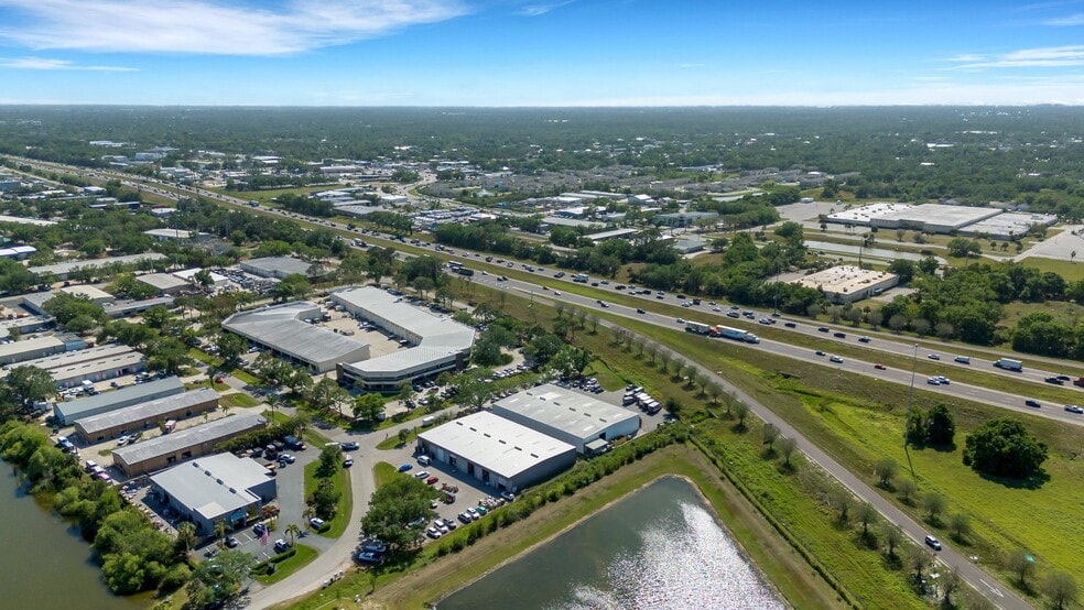 More Photos Of 215 Interstate Blvd, Sarasota Warehouse For Sale