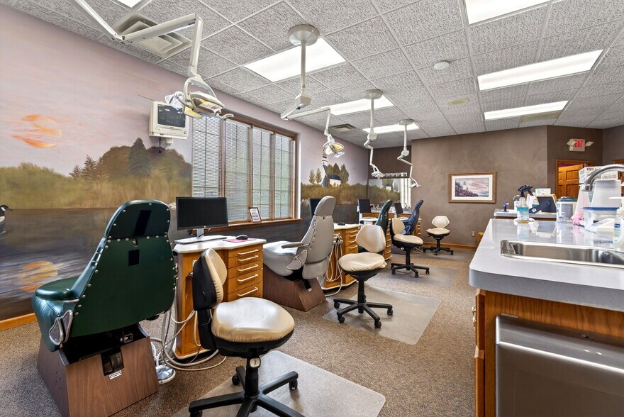 More Photos Of 1964 N Lakeman Dr, Bellbrook Medical For Sale