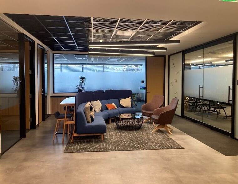 More Photos Of 3100 Interstate N Cir, Atlanta Office For Lease