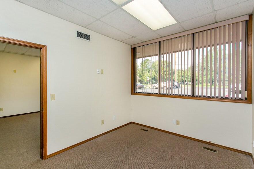 More Photos Of 100 N Fruitland St, Kennewick Office For Lease