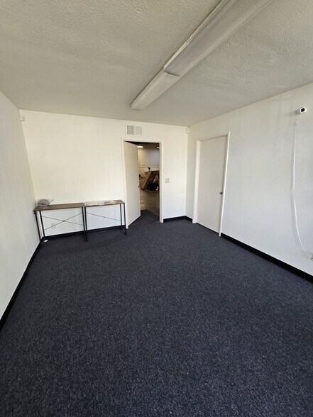 More Photos Of 10282 Trask Ave, Garden Grove Warehouse For Lease