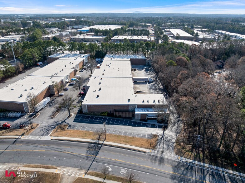 More Photos Of 4565-4575 Winters Chapel Rd, Atlanta Warehouse For Lease